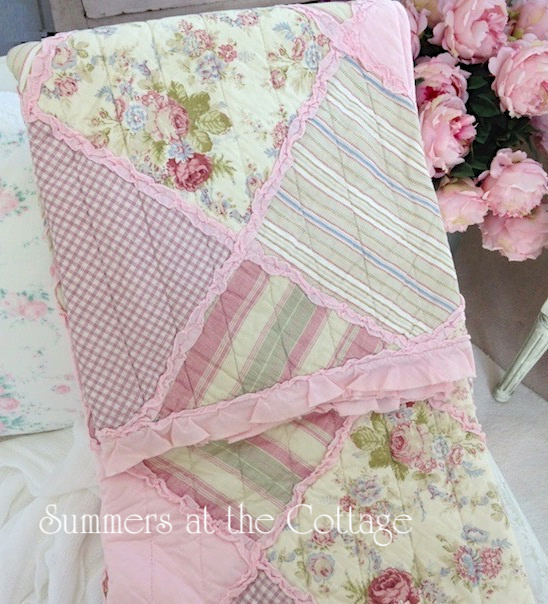 TWIN FRENCH COTTAGE PATCHWORK PINK ROSES RUFFLED EDGE QUILT SET